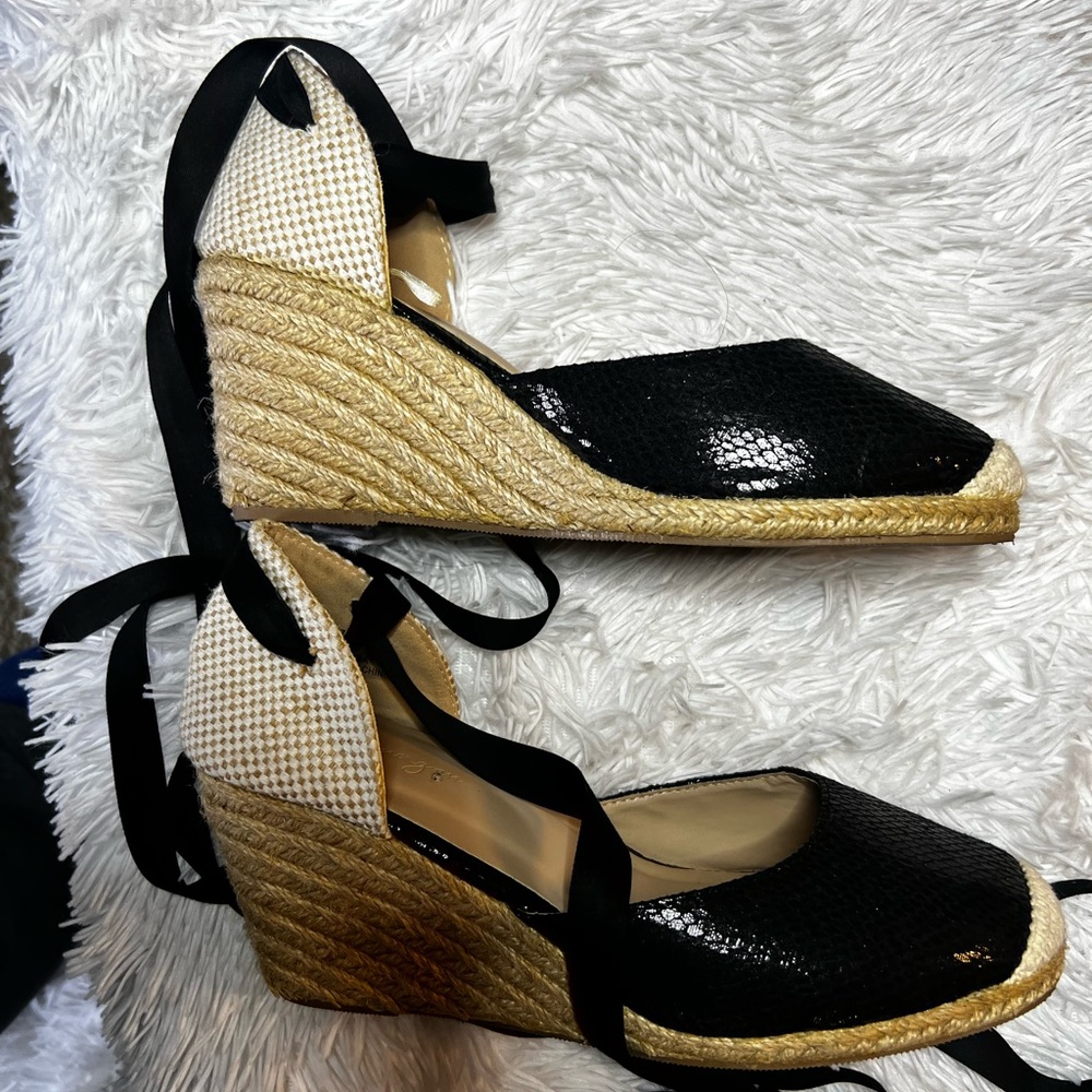 Lily Morgan wedge